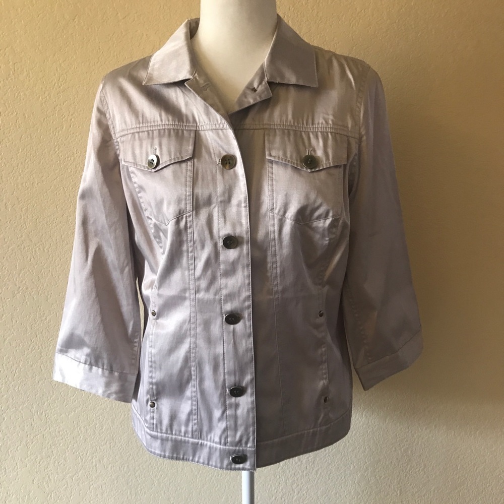 Chico’s Additions silver long sleeve fitted jacket